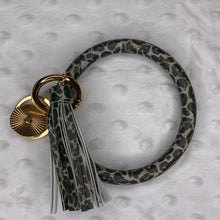 Load image into Gallery viewer, Bangle keychain